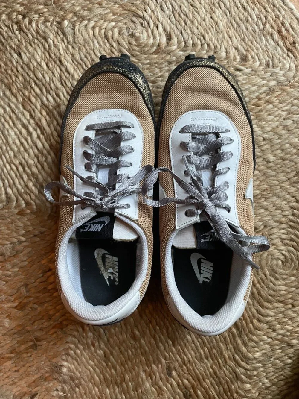 Nike women’s daybreak
